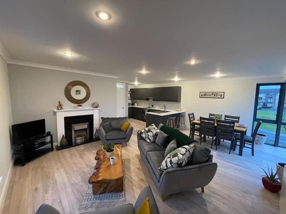 Entire Apartment , Centre Carrick on Shannon 外观 照片