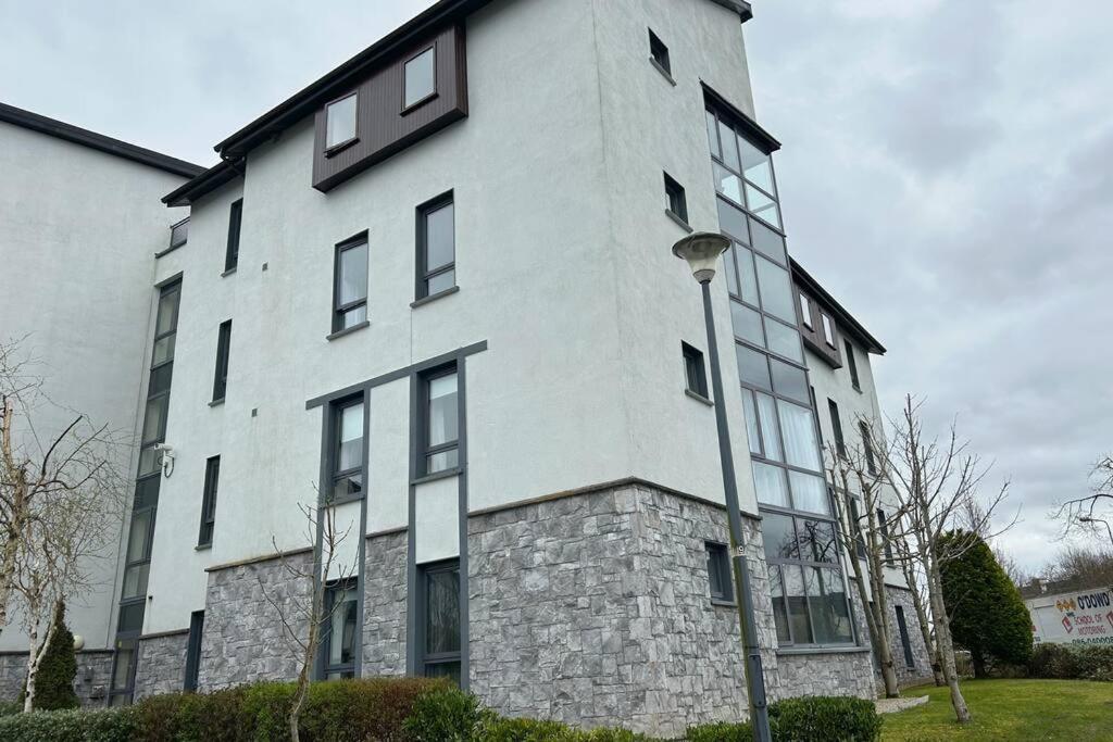 Entire Apartment , Centre Carrick on Shannon 外观 照片