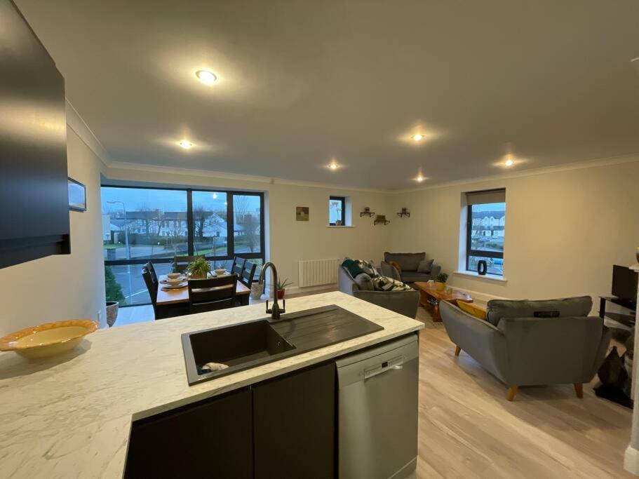 Entire Apartment , Centre Carrick on Shannon 外观 照片